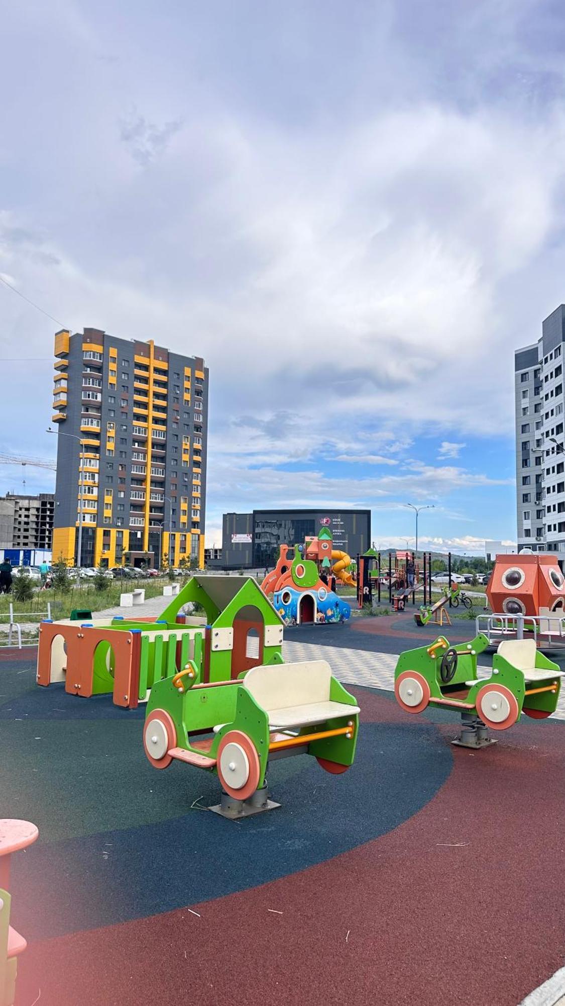 1 Комнатная Драмтеатр 1Bedroom Apartment Ustʼ-Kamenogorsk Dış mekan fotoğraf
